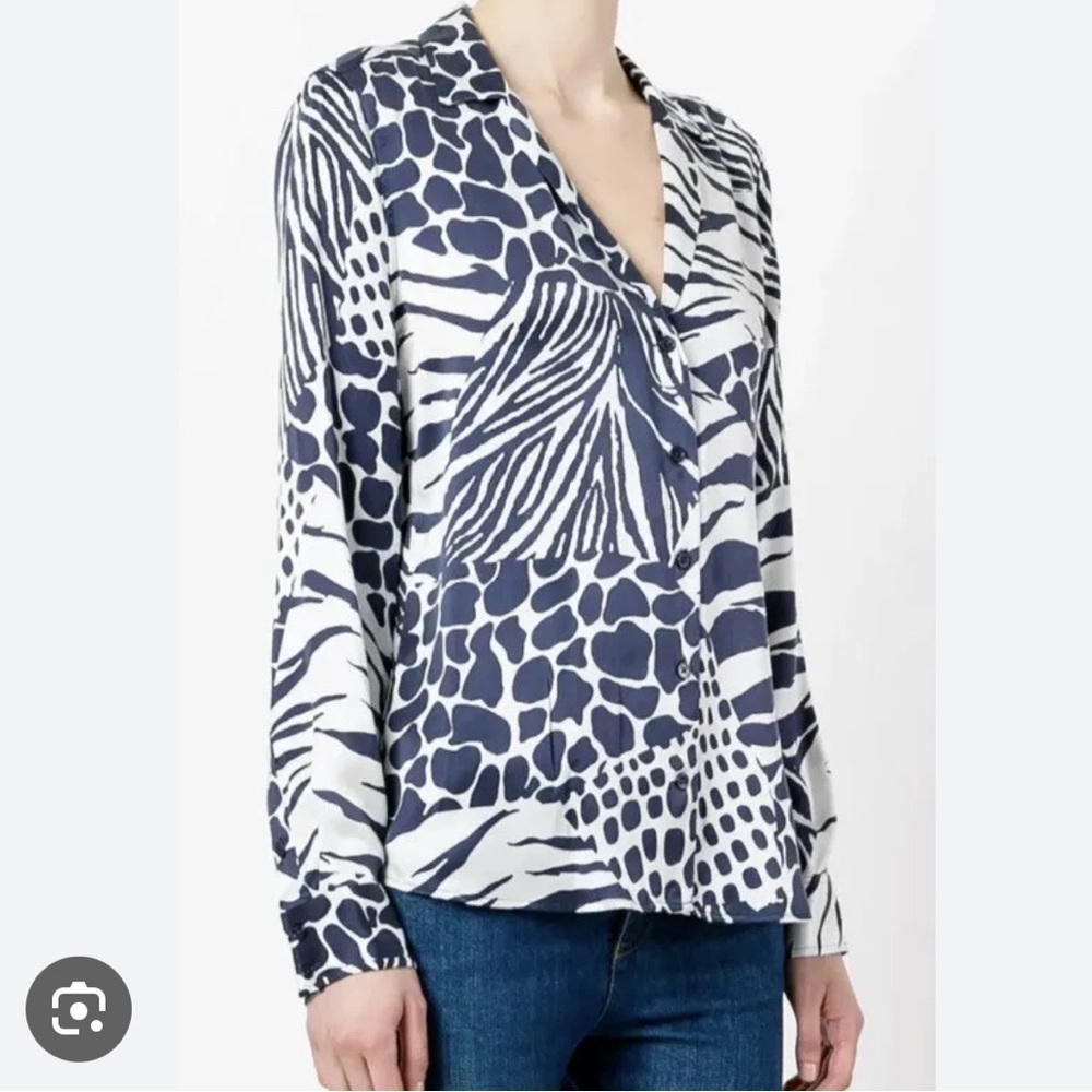 Equipment Shirt Womens Blue 100% Silk Adalyn V-Neck Animal Print XS